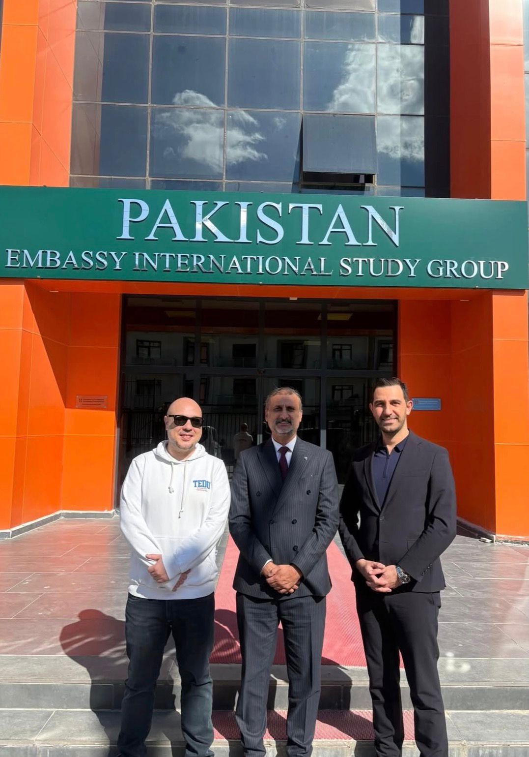 Visit to the Pakistan Embassy Study Group School